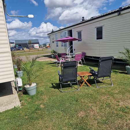Jaywick Sands Sunshine Atlas Glamping Retreat מראה חיצוני תמונה