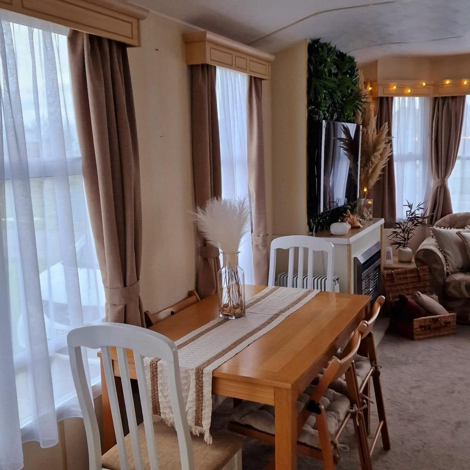 Jaywick Sands Sunshine Atlas Glamping Retreat מראה חיצוני תמונה