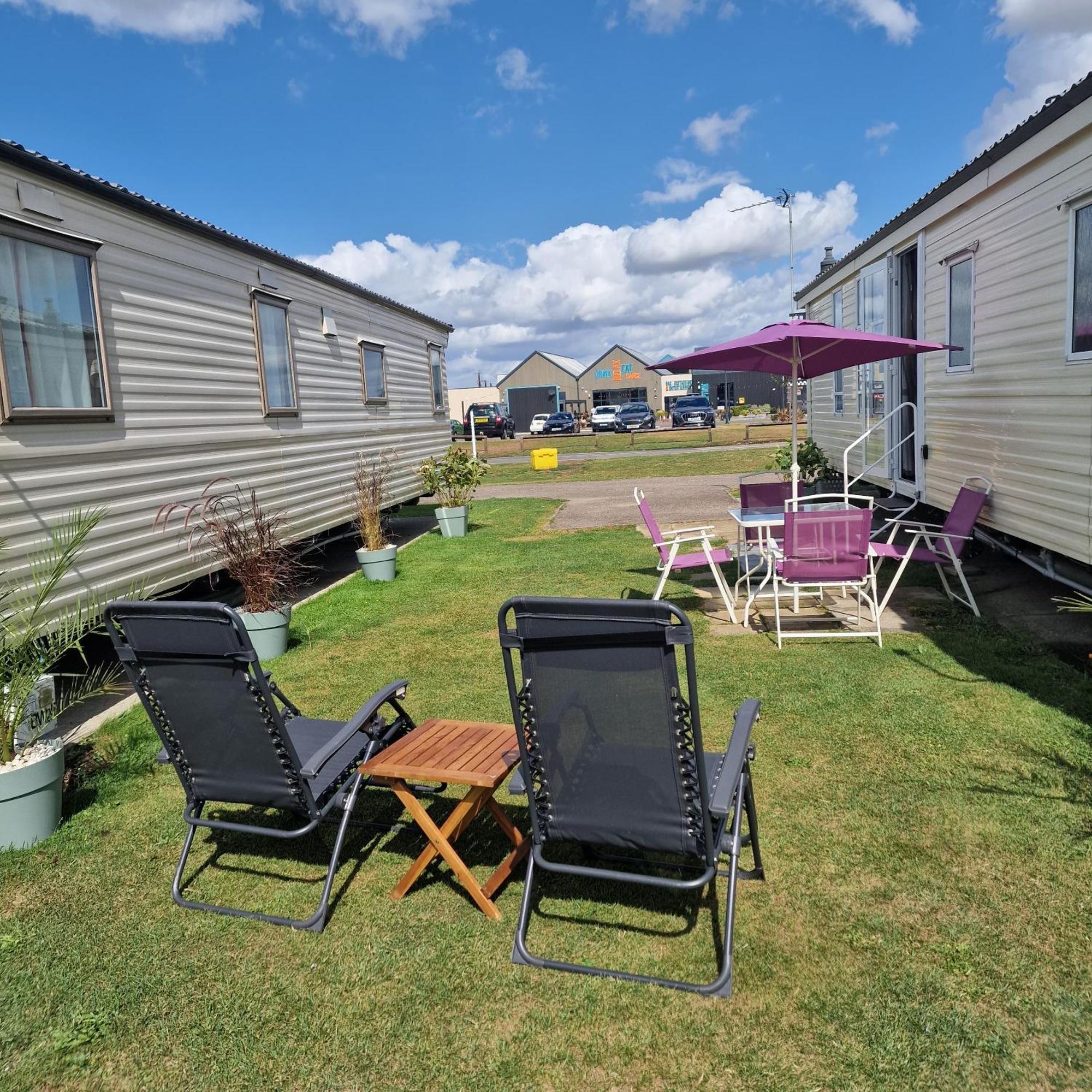 Jaywick Sands Sunshine Atlas Glamping Retreat מראה חיצוני תמונה